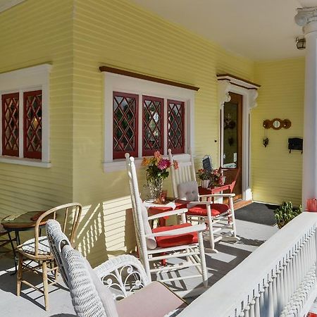 Joshua Inn Bed & Breakfast 홀리스터 외부 사진