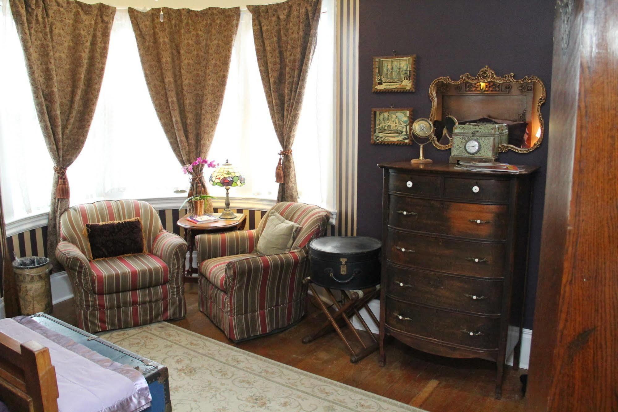 Joshua Inn Bed & Breakfast 홀리스터 외부 사진